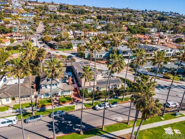 Building Photo - 8405 El Paseo Grande