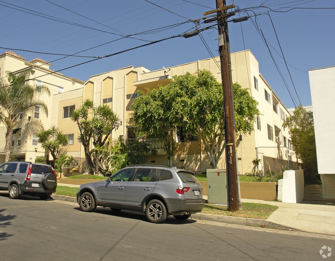 Foto del edificio - 1312 N Curson Ave