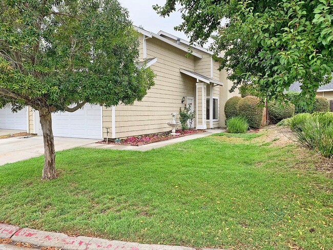 Building Photo - Beautiful 3 Bedroom Home near San Jose Gol...