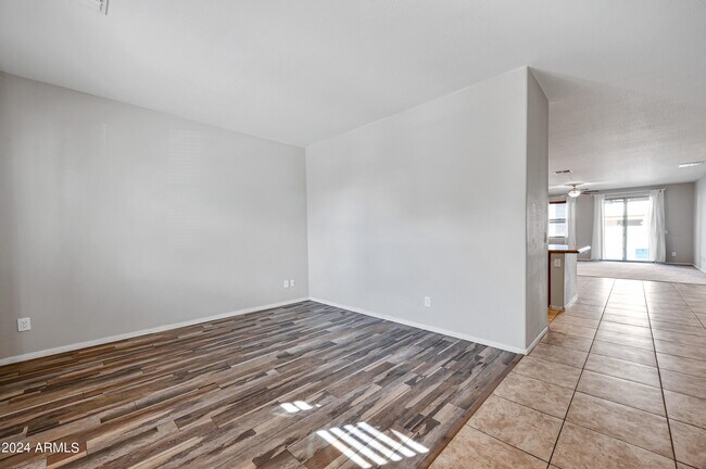 Foto del edificio - 3416 W Apollo Rd