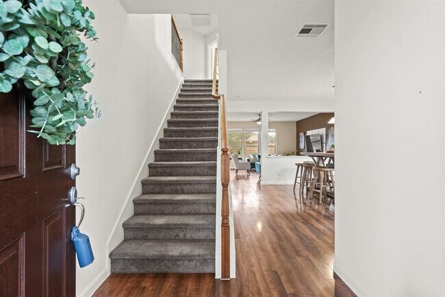 Foto del edificio - 6719 Path Way Ct