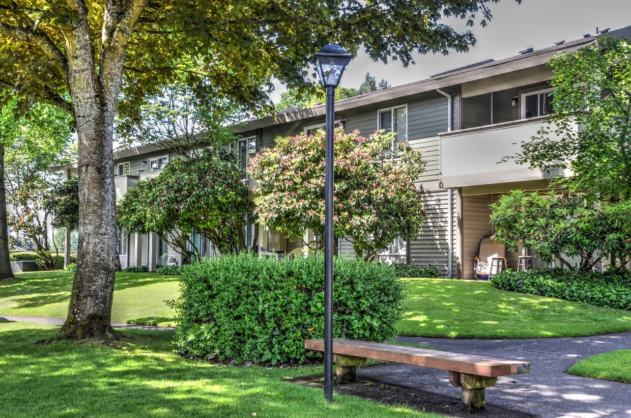 Sundance Apartments 75017503 Lakewood Dr WA