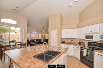 Building Photo - 4206 E Redwood Ln