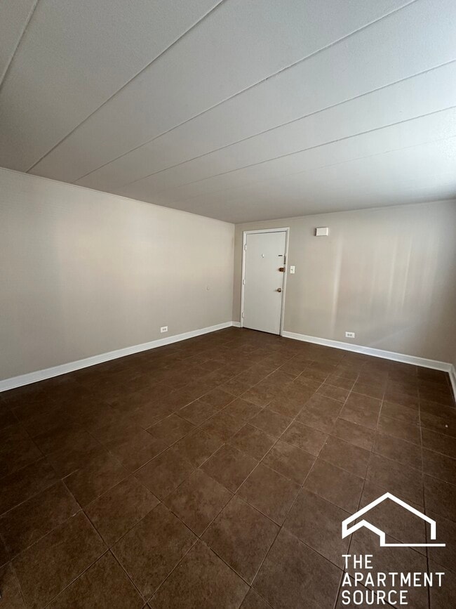 Building Photo - 9620 Ivanhoe Ave