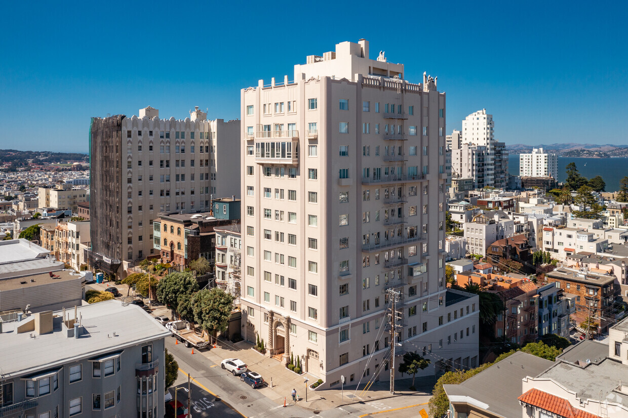 Primary Photo - La Mirada Apartments