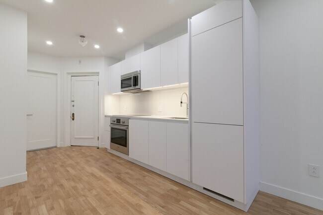Photo du bâtiment - 2050 Av. Claremont