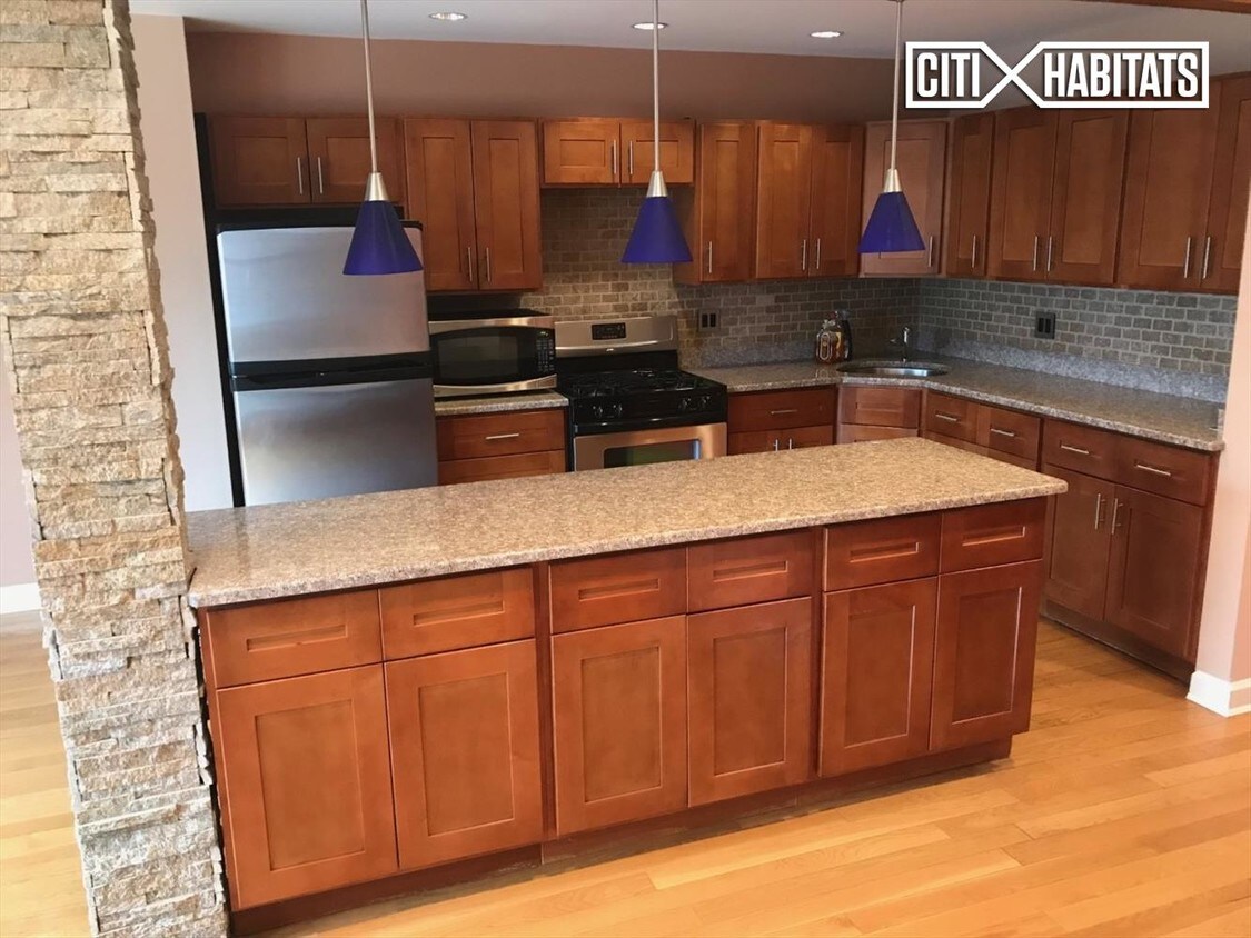 Foto principal - 59-40 55th Rd