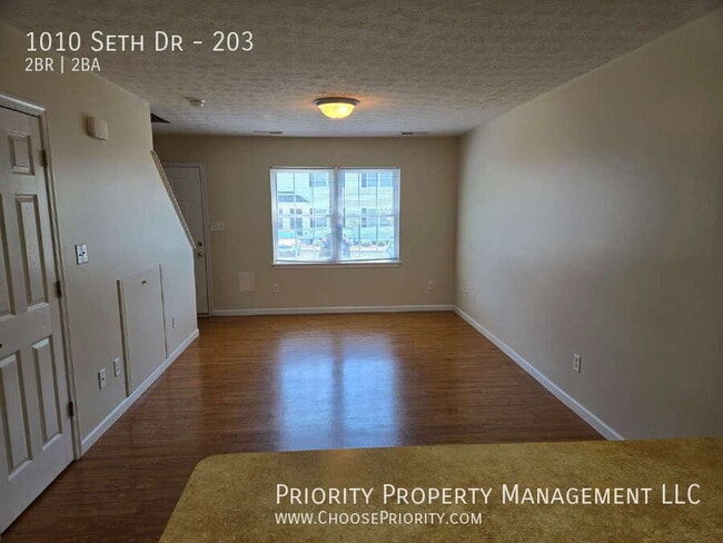 Building Photo - 1010 Seth Dr