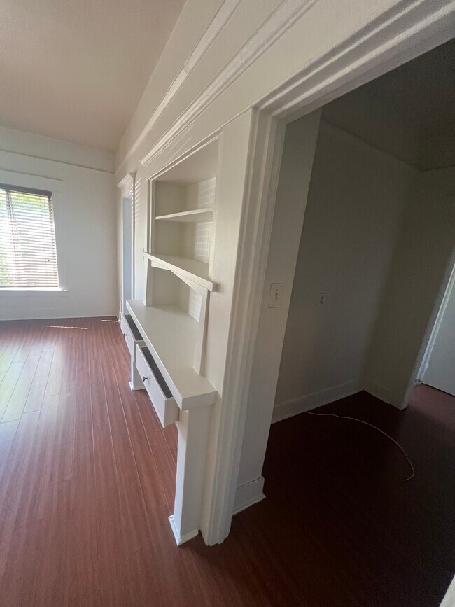 Foto del edificio - 201 Toluca N St