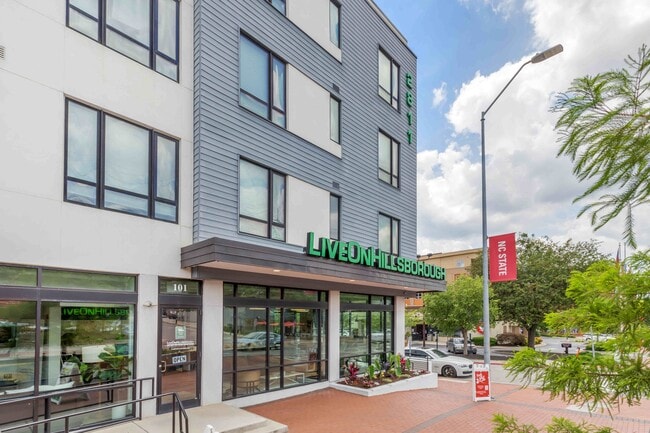 Building Photo - Live On Hillsborough