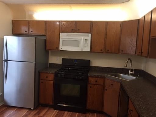 Building Photo - 377 Bromley Pl