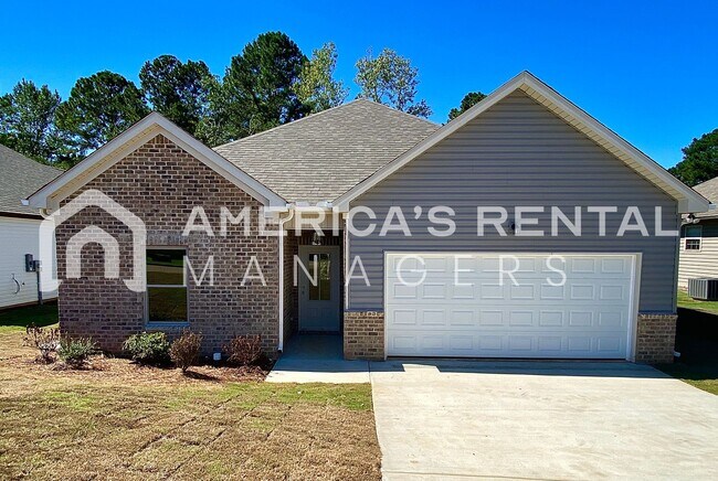 Building Photo - Beautiful Home for Rent in Weaver AL! Avai...