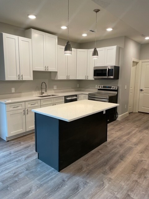 Building Photo - 512 Colorado St