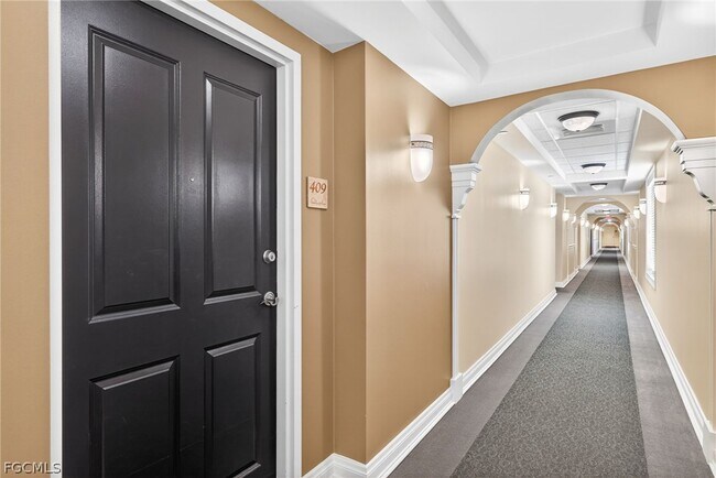 Foto del edificio - 2825 Palm Beach Blvd