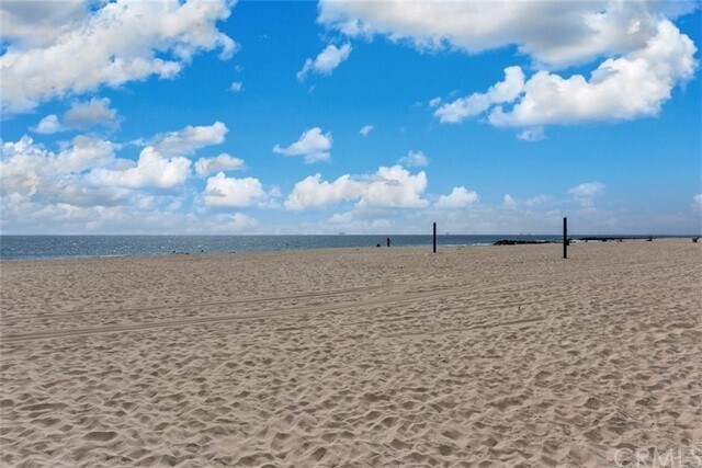 Building Photo - 4820 Seashore Dr