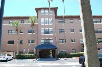 Building Photo - 6100 Gulfport Blvd S