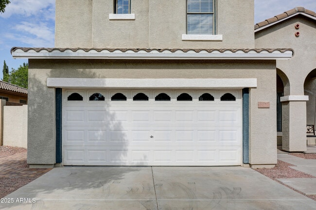 Building Photo - 6656 S Classic Way