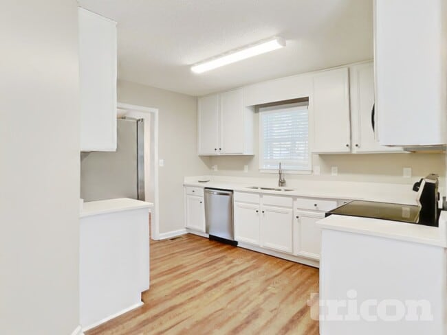 Building Photo - 69 Gray Ghost St