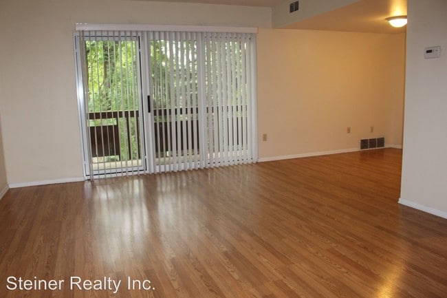 Building Photo - 566 S Trenton Ave
