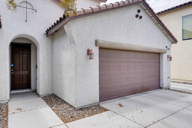 Foto del edificio - Charming 3-Bed Home with Spacious Yard in ...