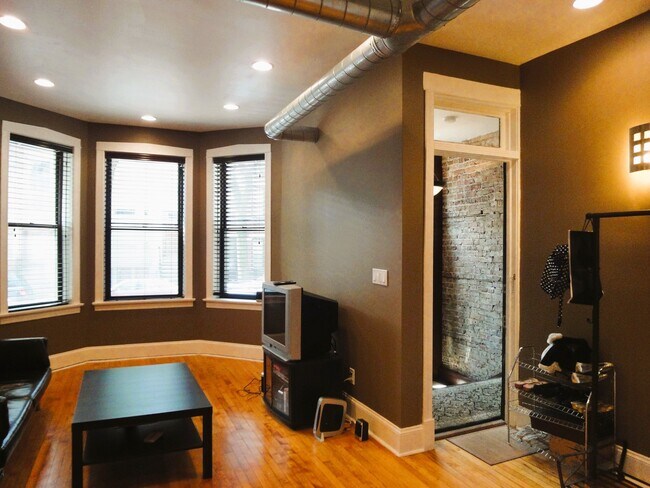 Building Photo - 1436 W Lexington St