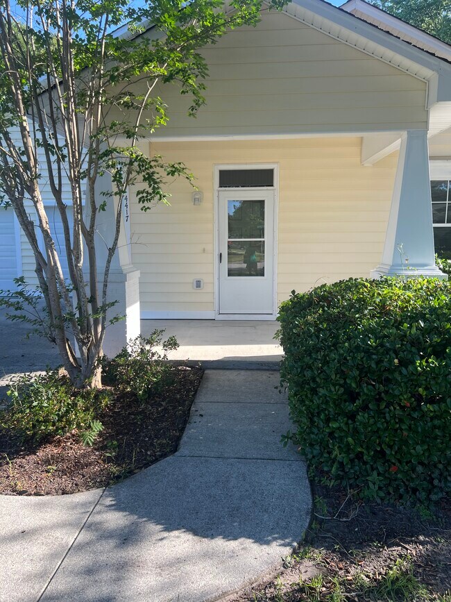 Building Photo - 4417 Pine Hollow Dr