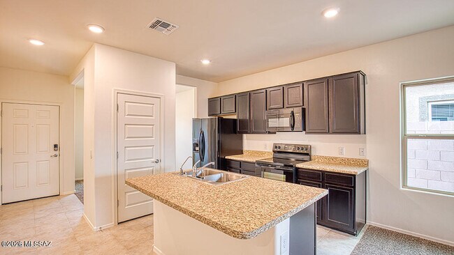 Foto del edificio - 9143 Blue Roan Ln