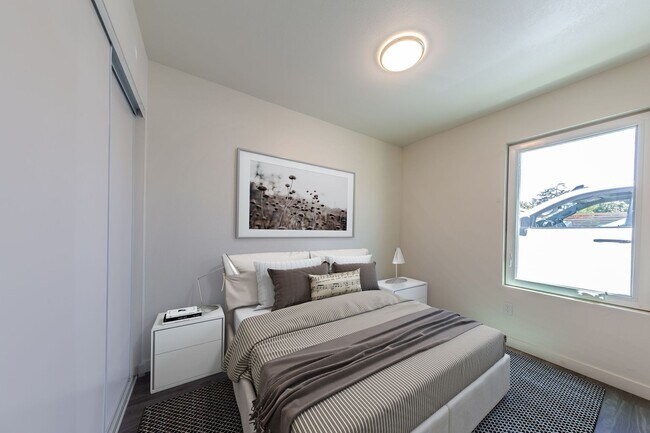 Foto del edificio - Renovated Villas w/Private EV Hookup