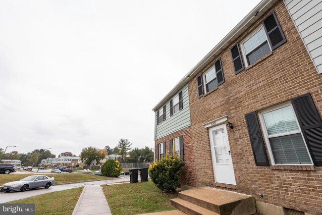Building Photo - 8202 Marlton Ct