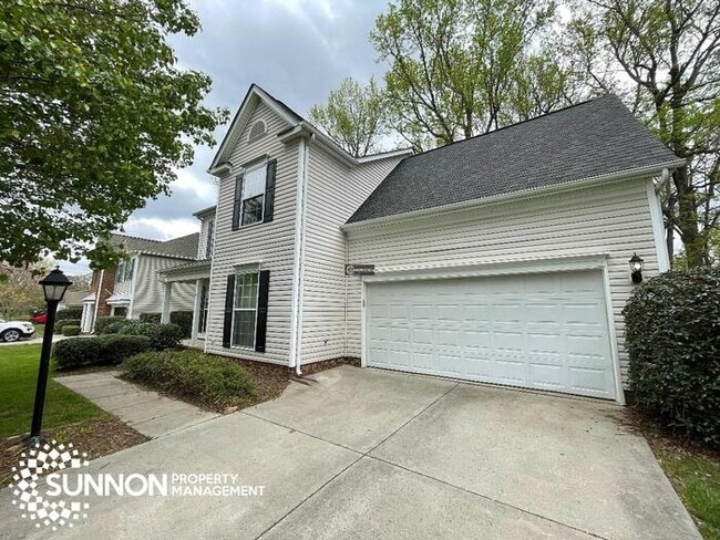 Foto del edificio - 4 Bed 2.5 Bath House with Great Yard