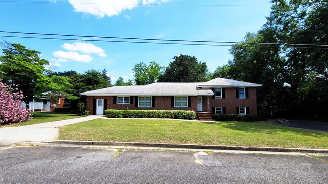 Building Photo - 1934 Green Street Duplex