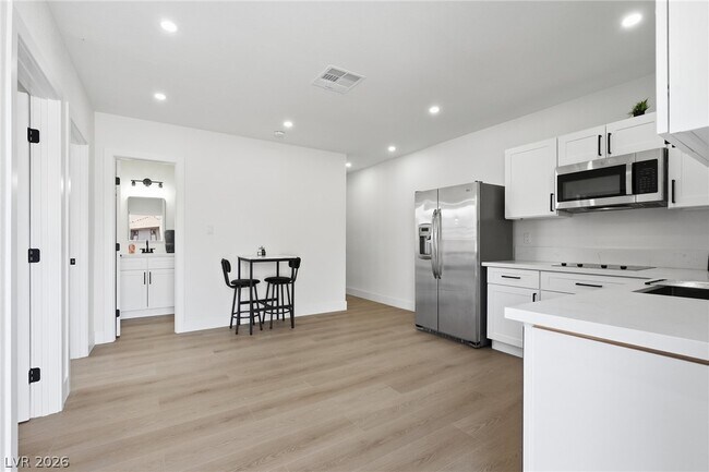 Foto del edificio - 6865 Coley Ave