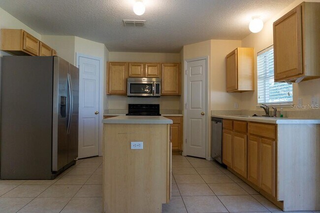 Building Photo - 442 Hammerstone Ave