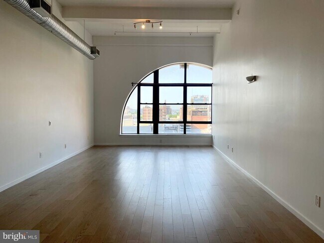 Building Photo - 726 Market St