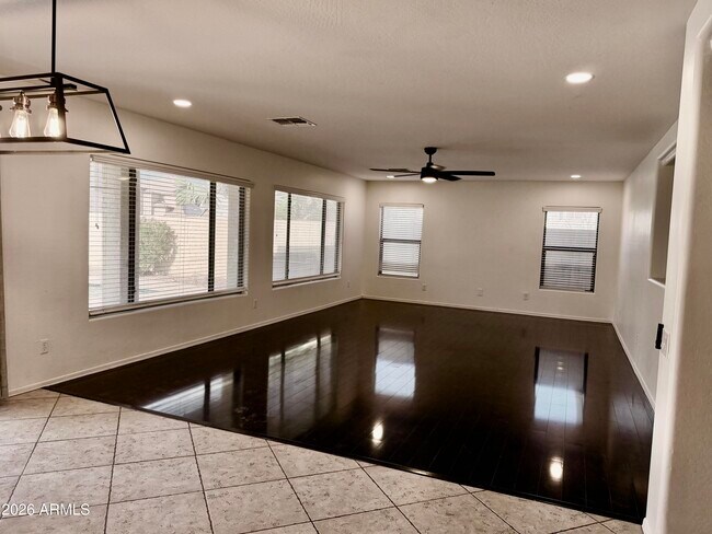 Foto del edificio - 43214 W Magnolia Rd