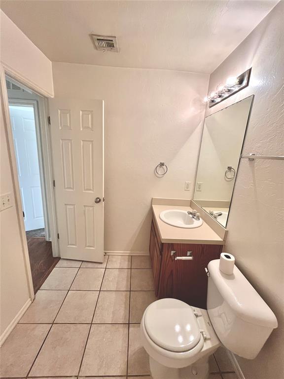 Building Photo - 2821 Edgemere Dr