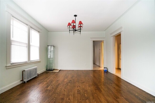 Foto del edificio - 87-52-87-81 81st Ave