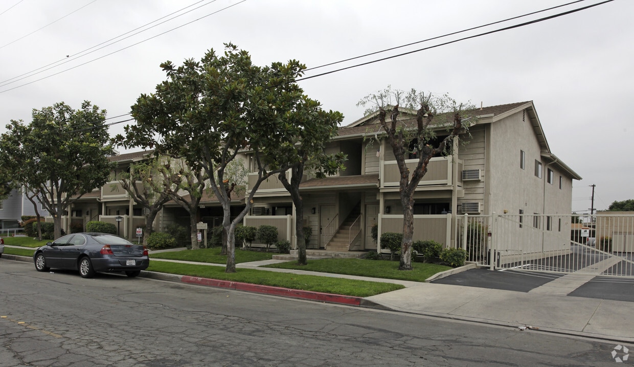 Building Photo - Woodside Apartments