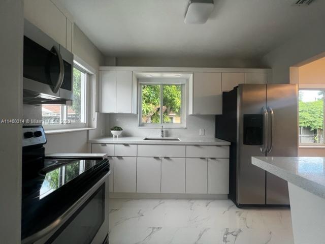 Building Photo - 2355 SW 36th Ave