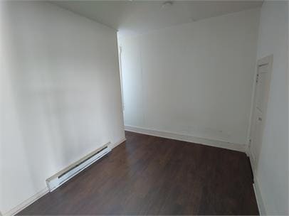 Building Photo - Charming 2 Bedroom Duplex Near Shopping & Schools