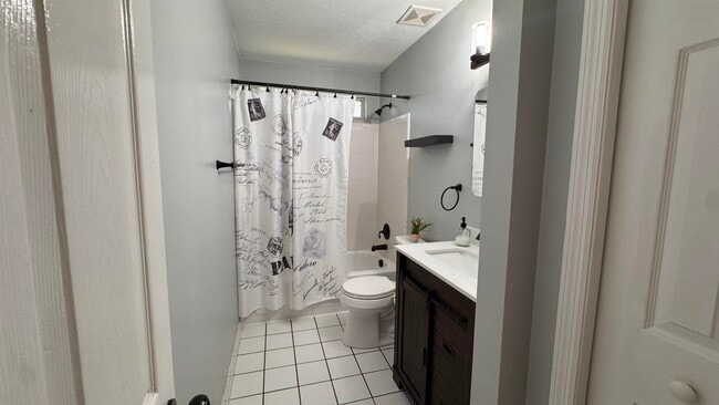 Building Photo - 4417 Siesta Ct