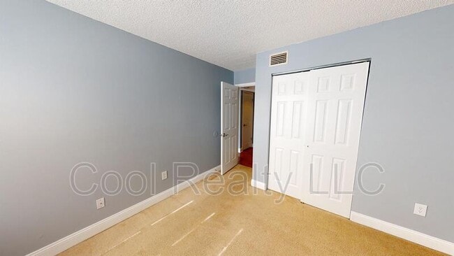 Building Photo - 3737 Loretto Rd