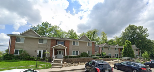 Building Photo - 808 Treewood Dr