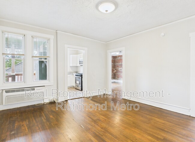 Building Photo - 2400 Barton Ave