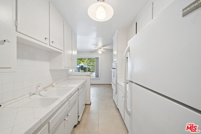 Foto del edificio - 1520 Hayworth Ave