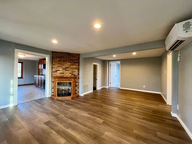 Building Photo - 3 Bed | 1 Bath | House