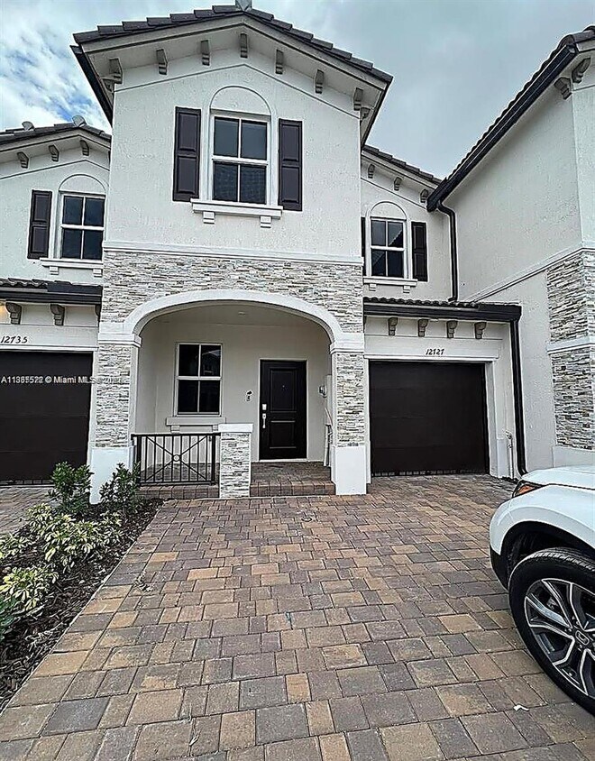 Foto principal - 12727 NW 23rd Pl