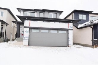 Building Photo - 91 Fossil Crk Cres