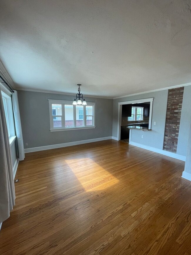 Foto del edificio - Beautiful 4-Bedroom House