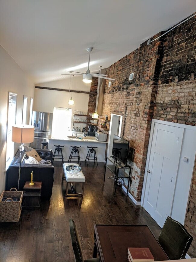 Building Photo - 202 Magnolia St